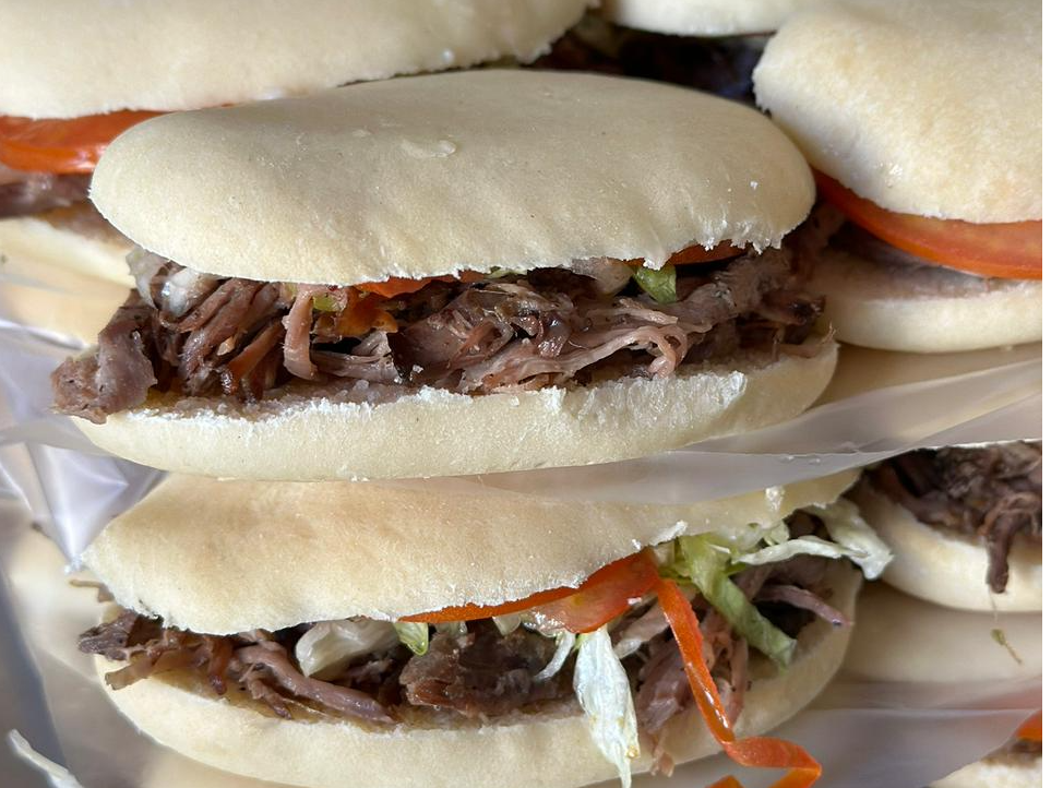 Sand.  carne mechada