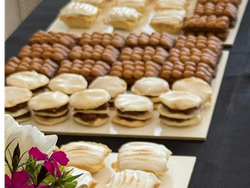 Combo postre petit fours (pedido mínimo 8 personas)