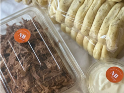 Combo Carne Mechada y Empanadas (Pedido mínimo 8 personas)