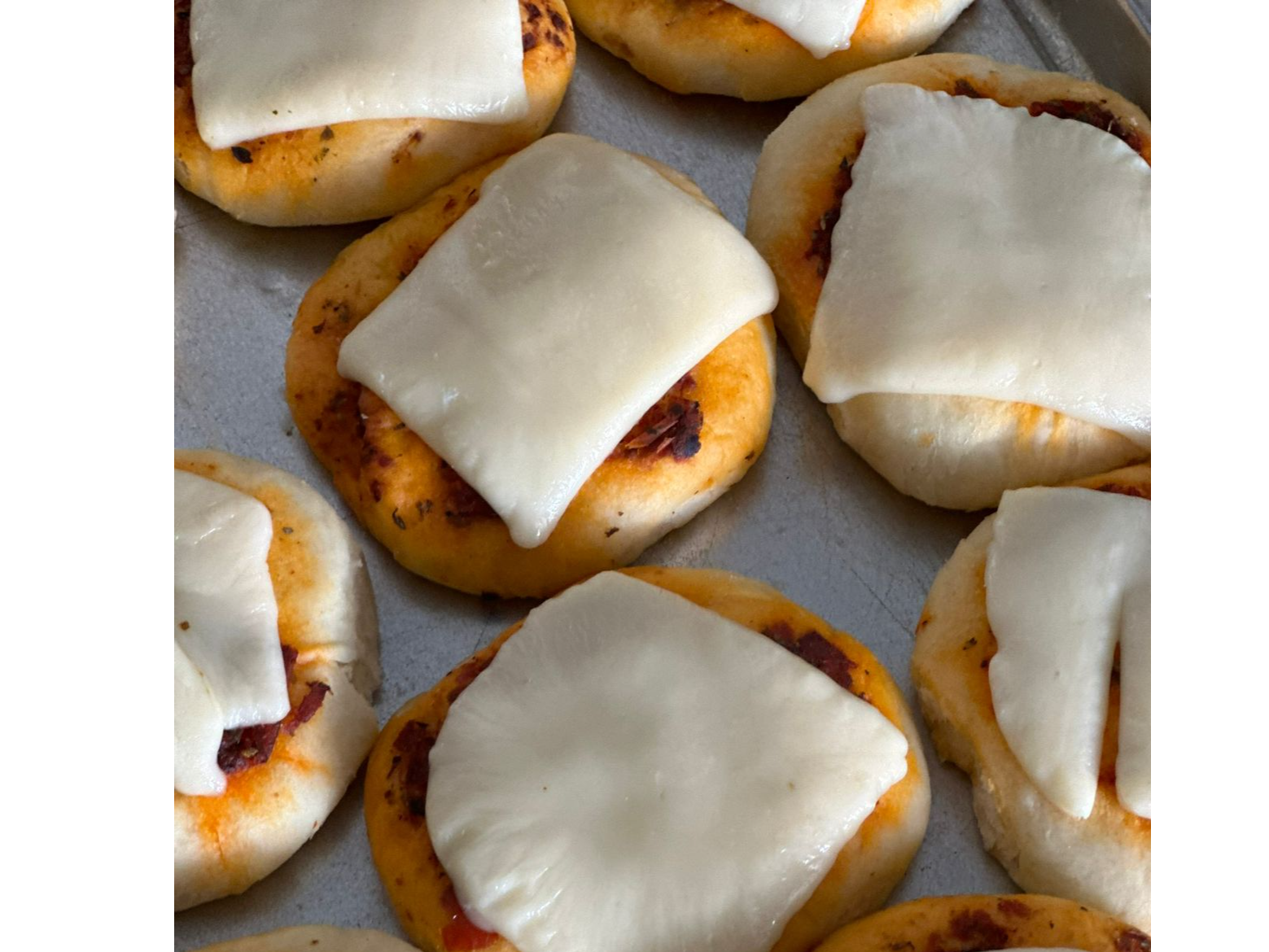 Mini pizzetas con queso