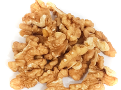 Nuez blanca en cuartos