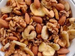 Granola KETO con frutos secos y pasta de maní