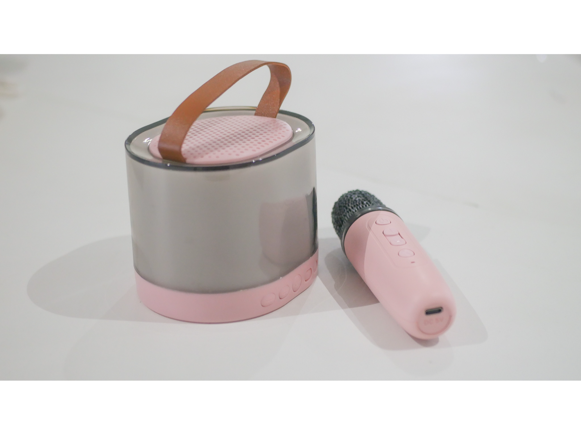 PARLANTE C/MICROFONO PORTATIL K52