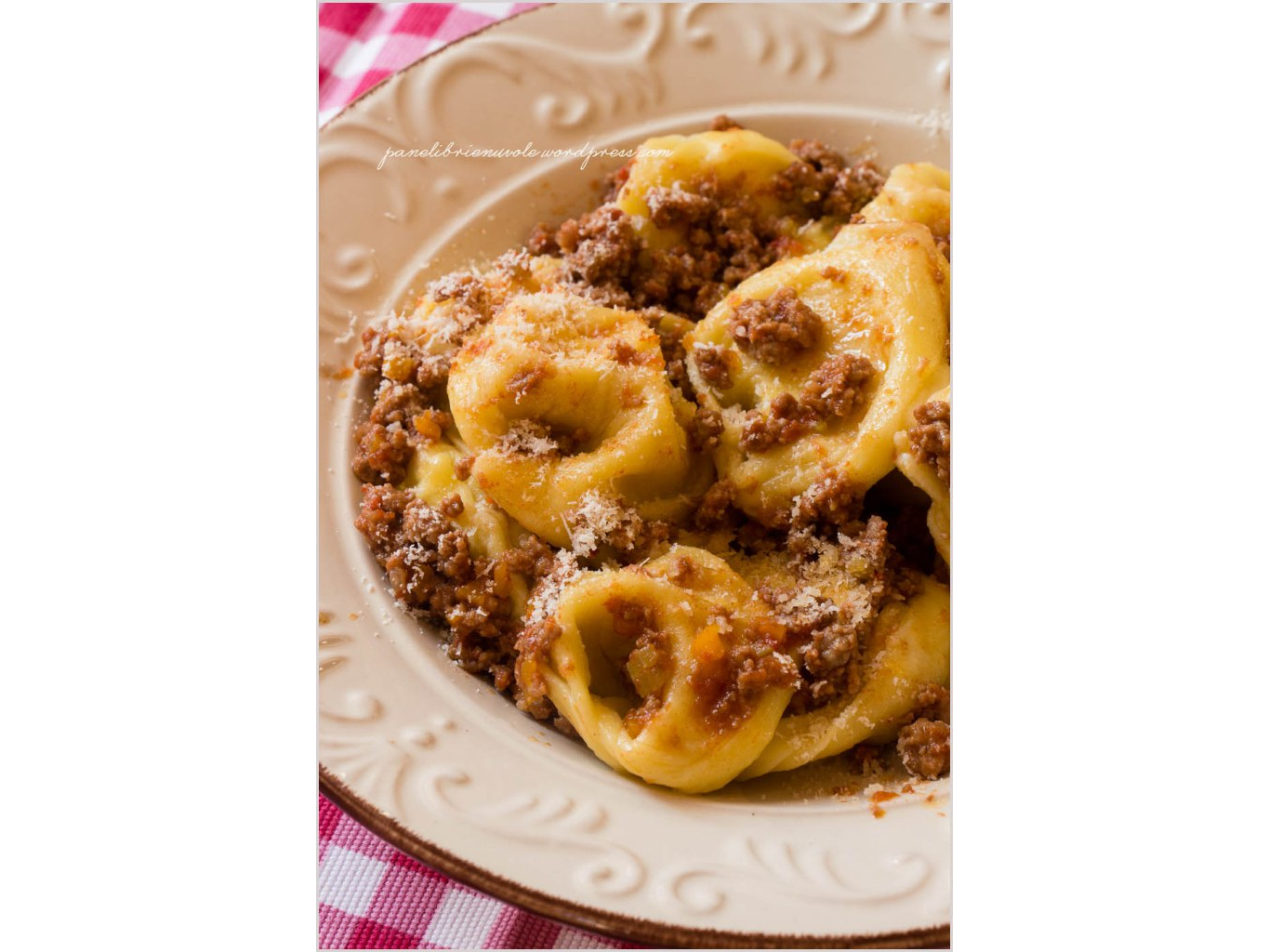 Tortellone de ricotta y espinacas con Bolognesa