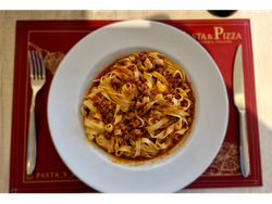 Tallarines con bolognesa