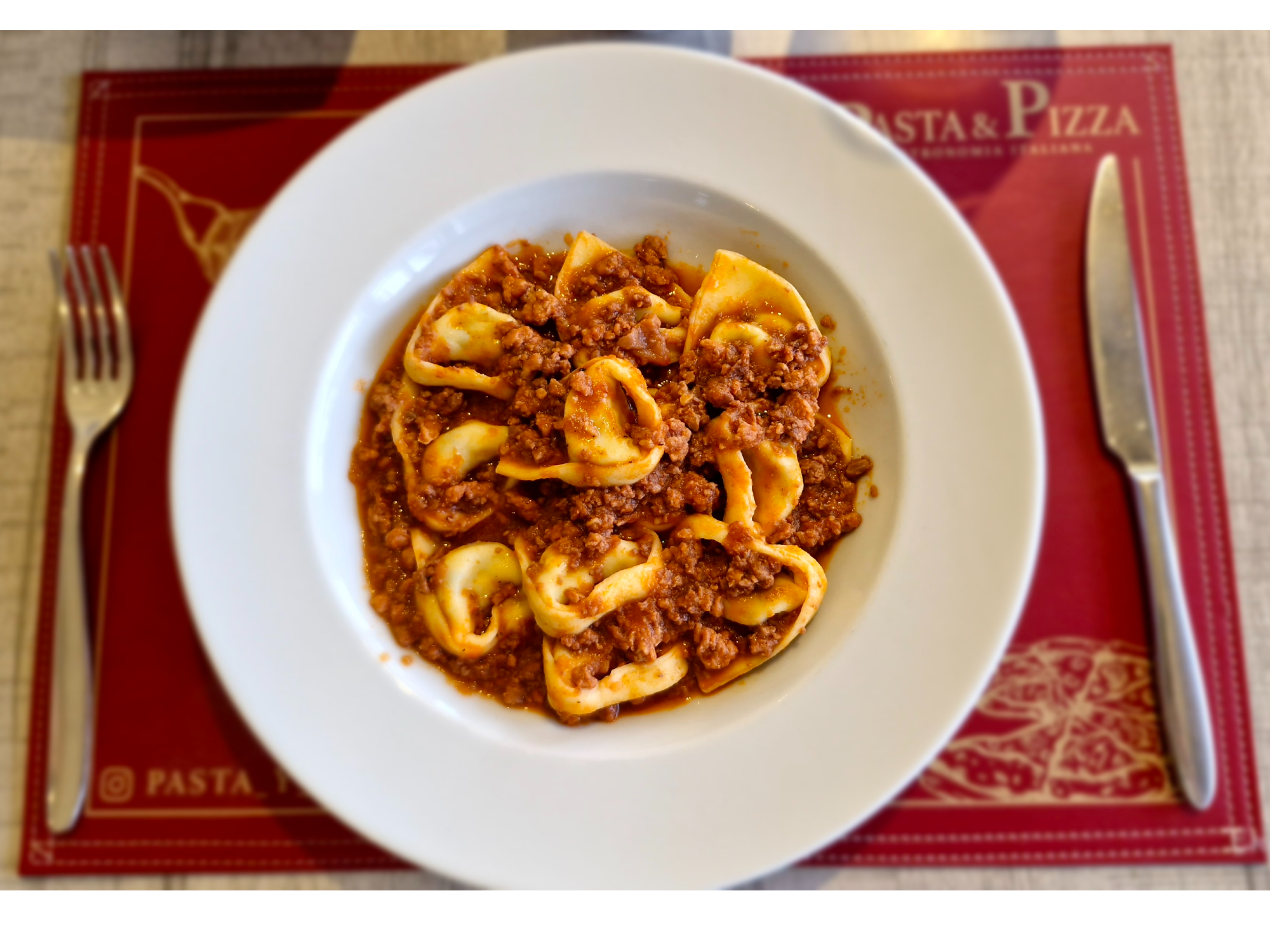 Tortellone de ricotta y espinacas con Bolognesa
