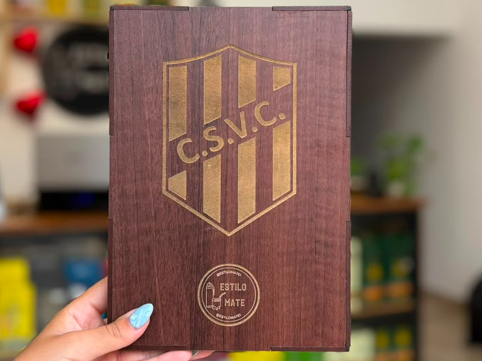 GRABADO PERSONALIZADO EN CAJA PARA REGALO