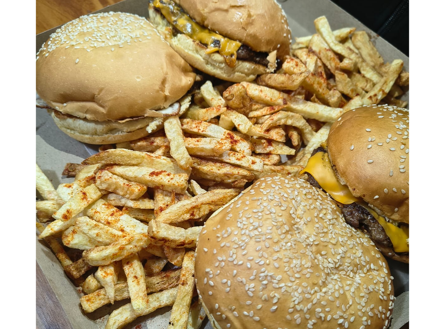 4 Cheeseburguer Con Papas