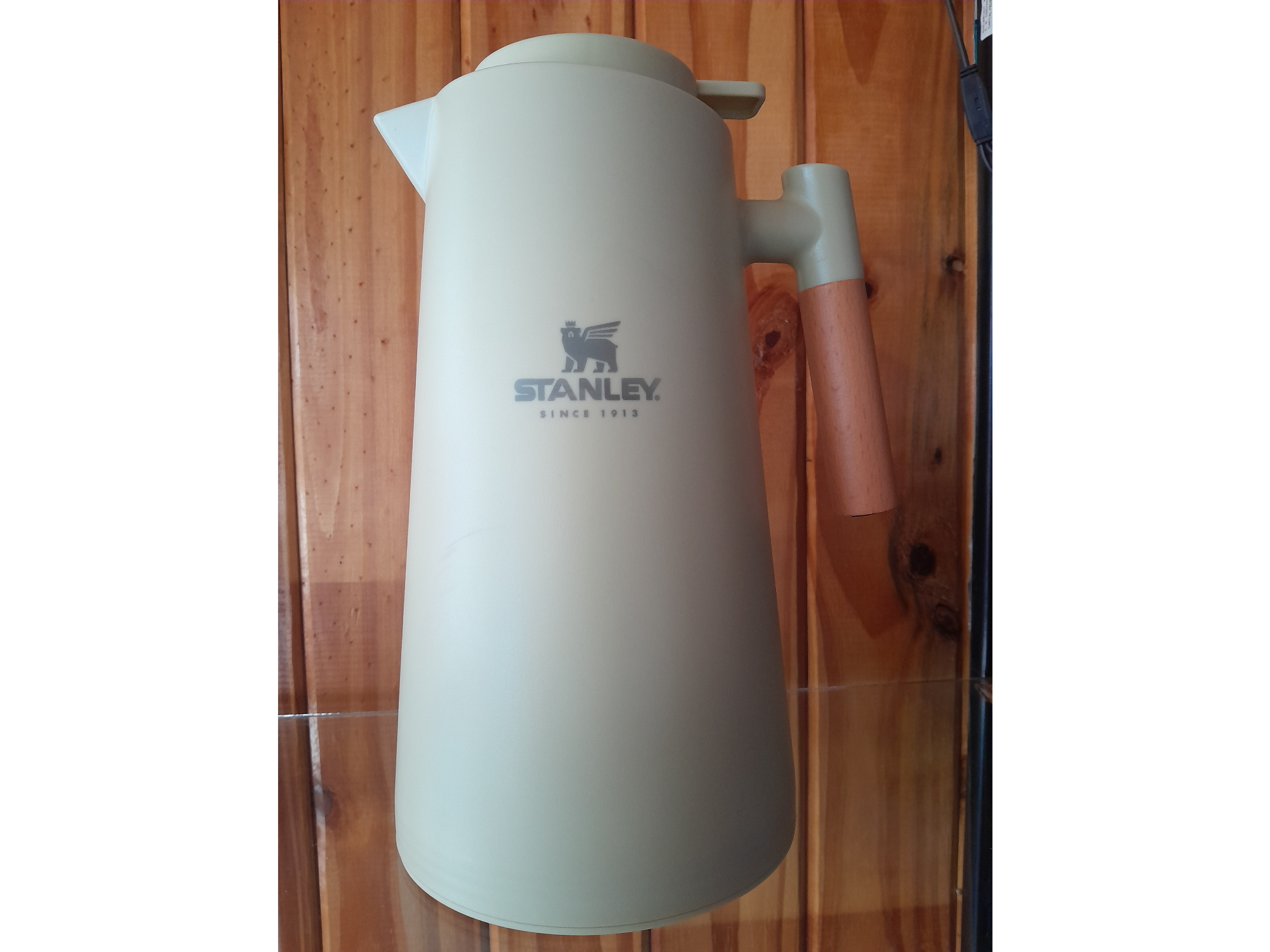 JARRA TERMICA CON CONTROL DE TEMPERATURA EN LA TAPA - MANIJA DE MADERA .