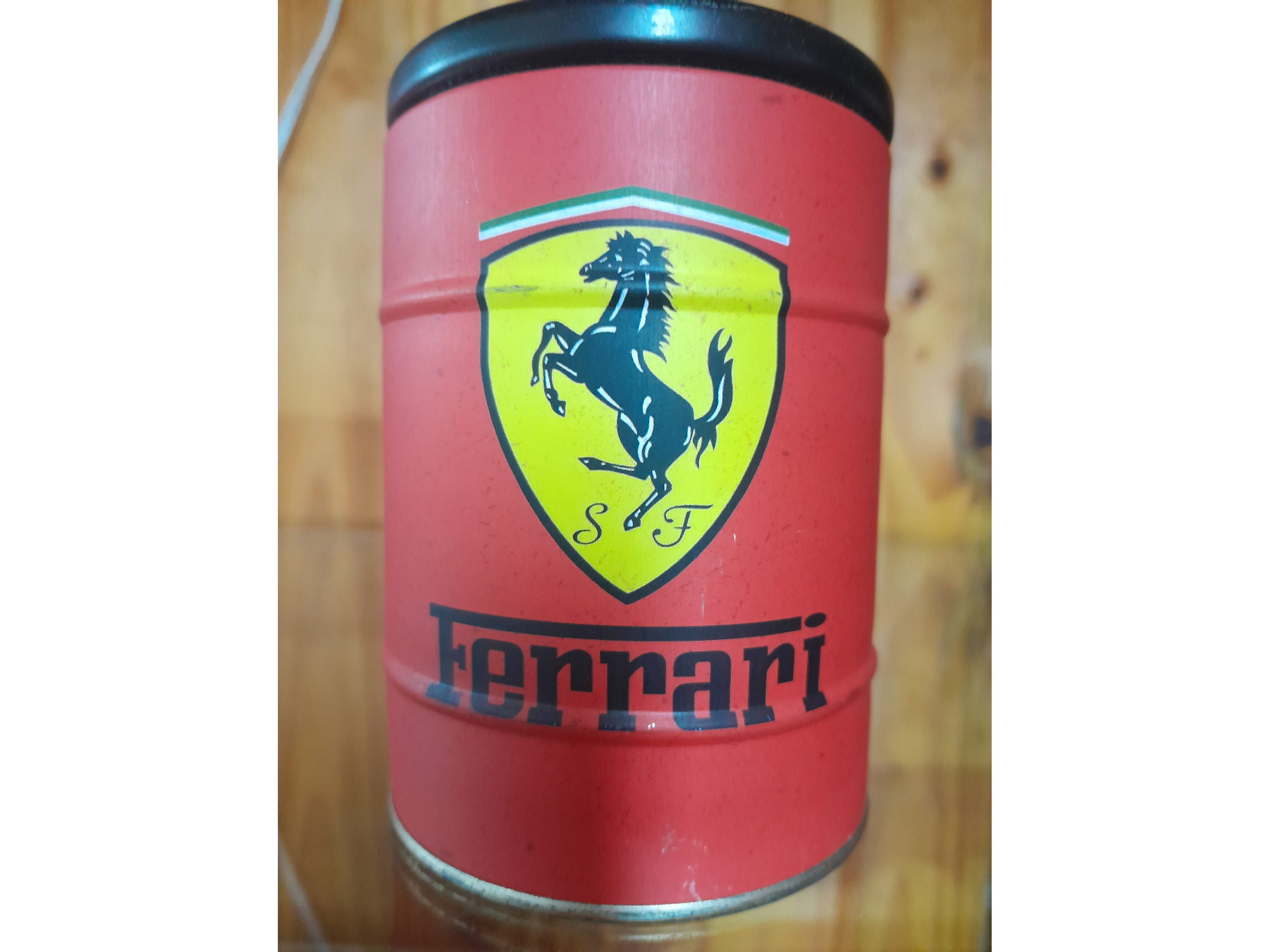 LATAS DE CHAPA FERRARI .