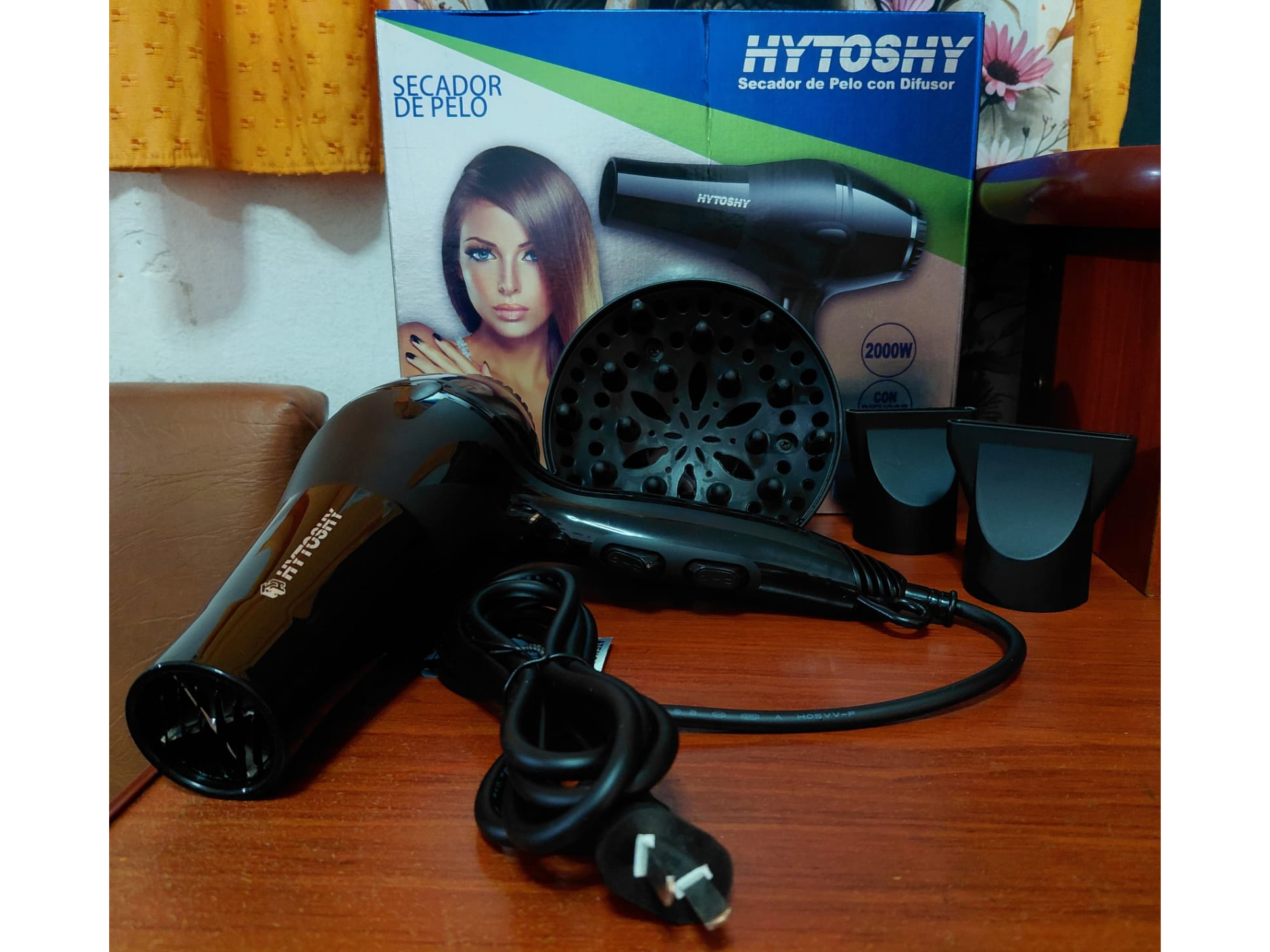 SECADOR DE PELO CON DIFUSOR - HYTOSHY - 2000 W  .