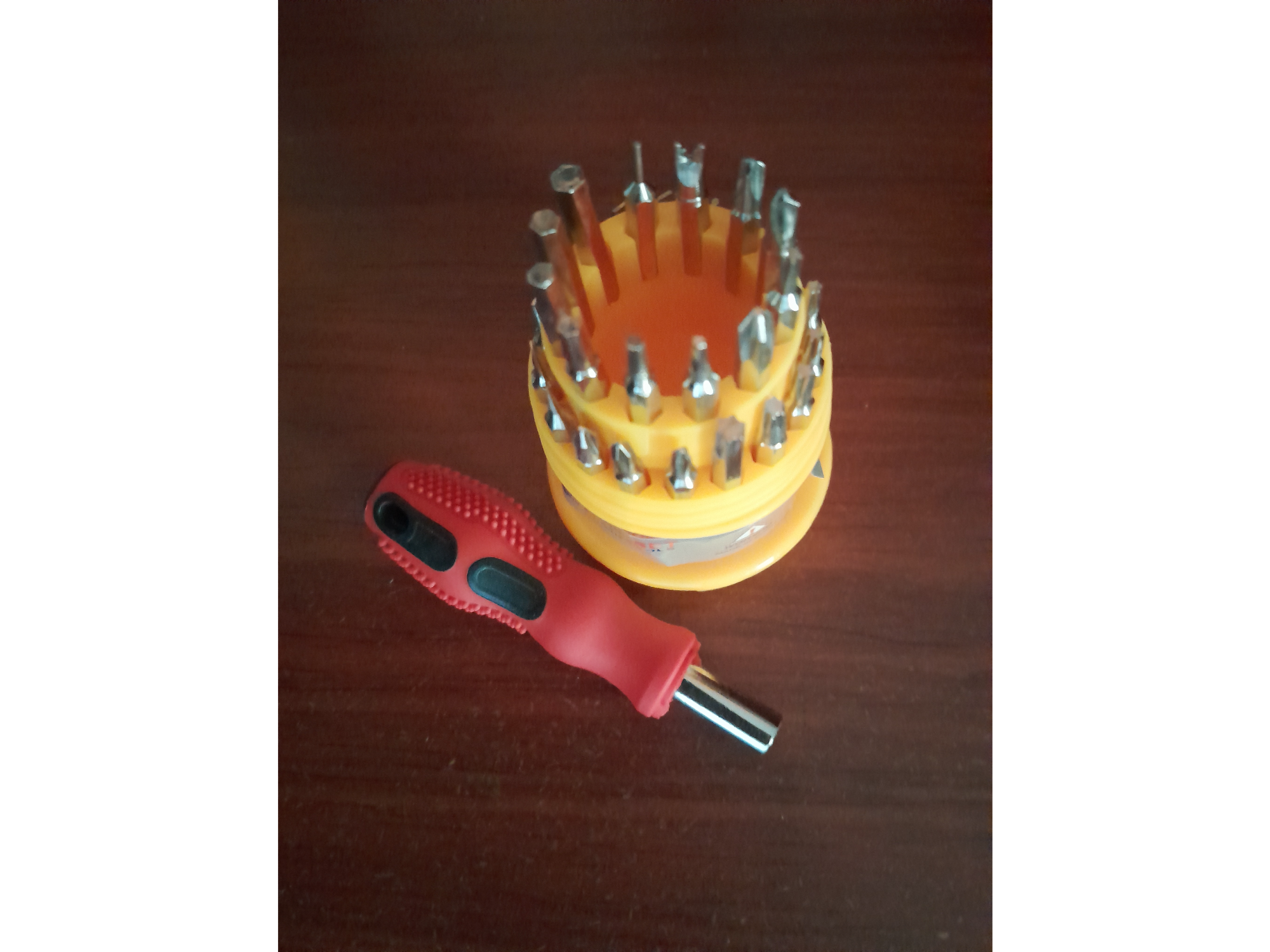 DESTORNILLADOR CONO SET 32 EN 1 .