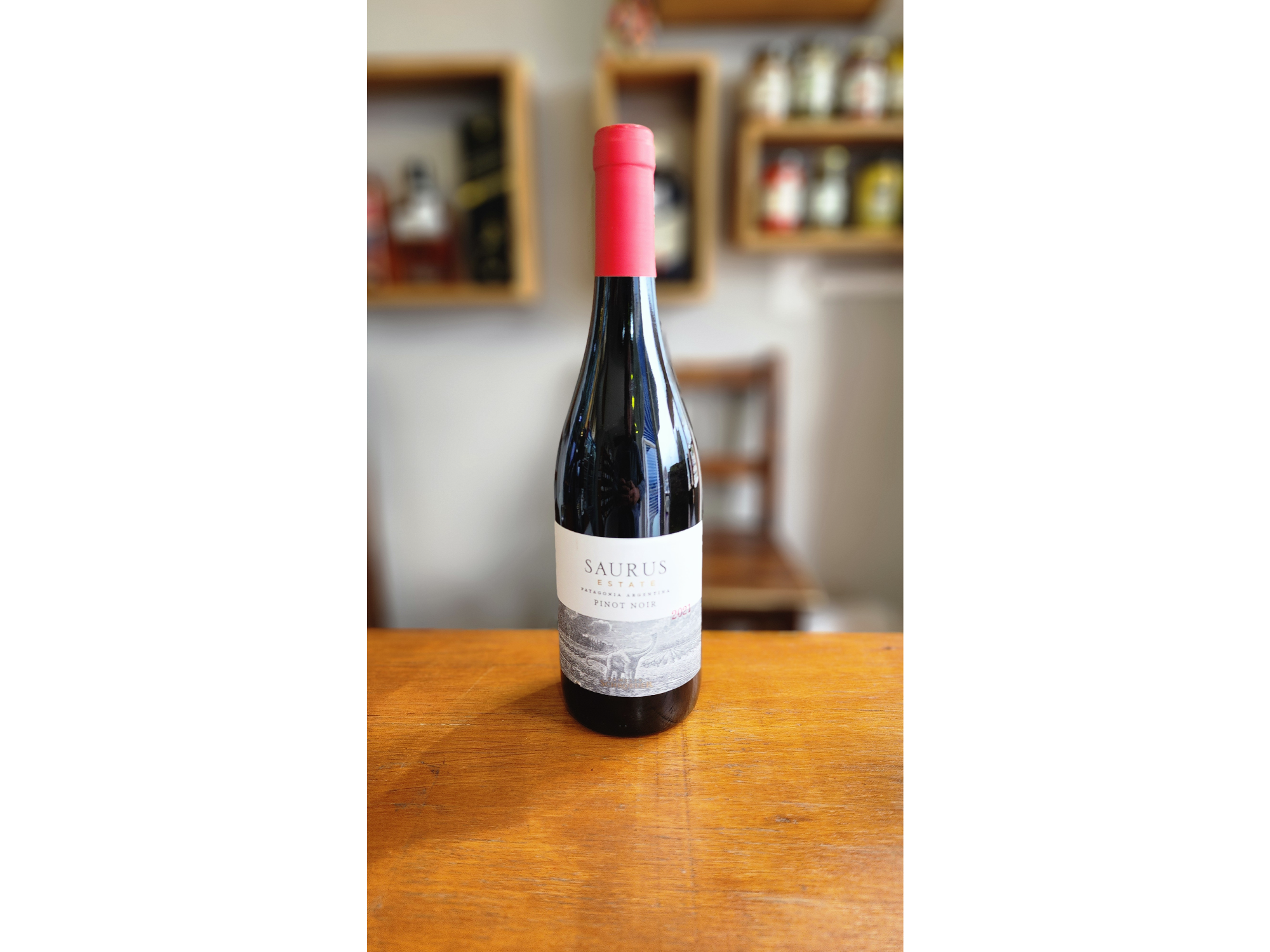 Saurus Pinot Noir  750ml