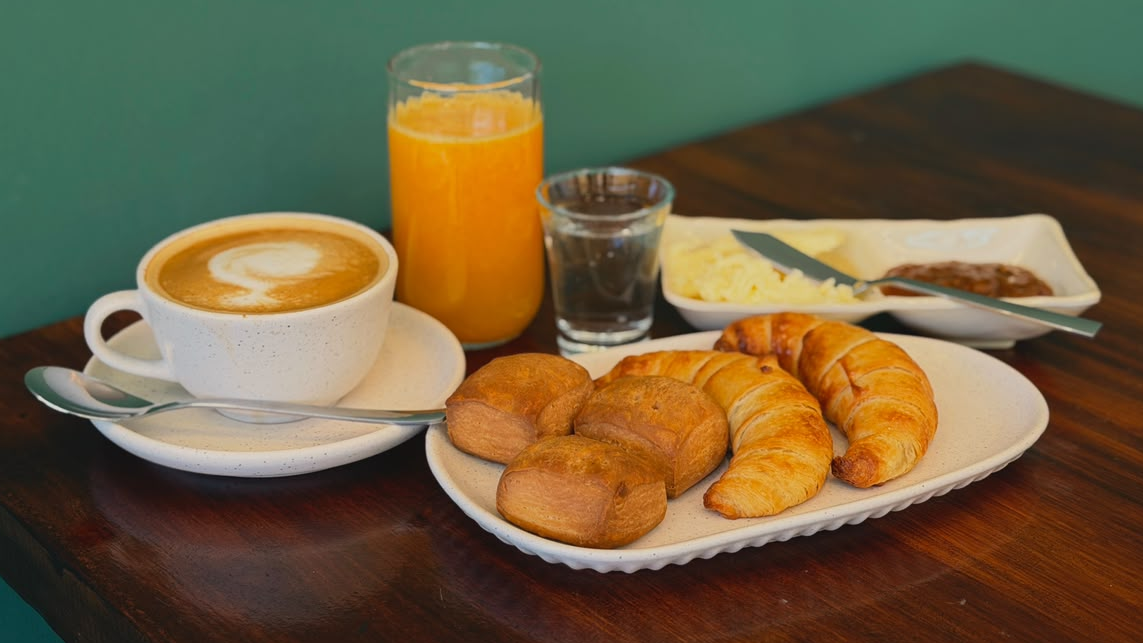 DESAYUNOS Y MERIENDAS