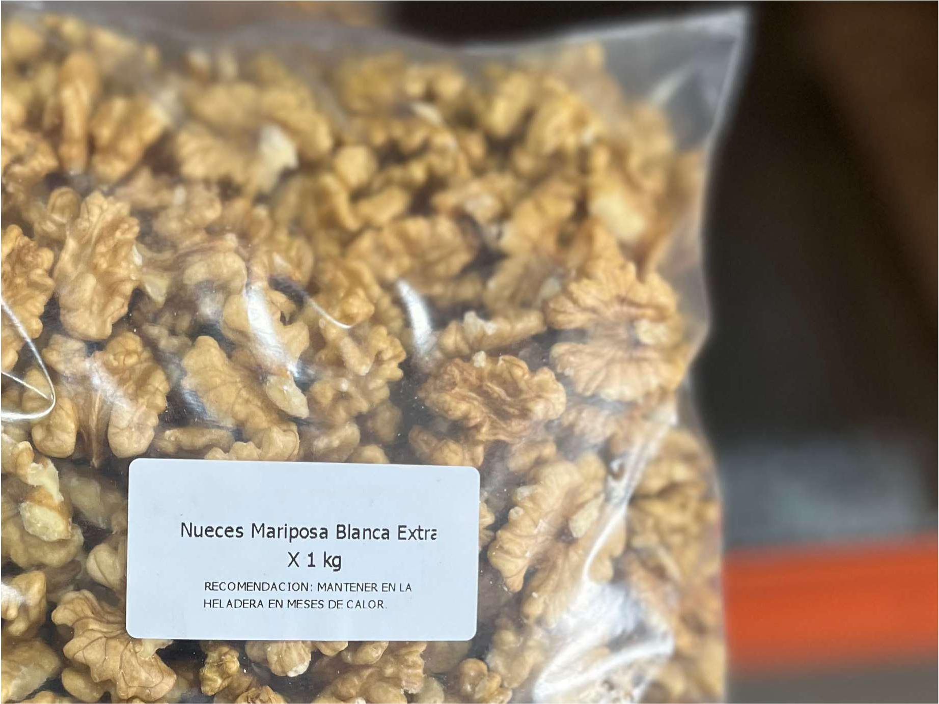 Nueces mariposa blanca extra light