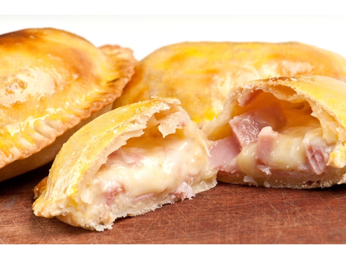 Empanadas de jamon y queso por docena
