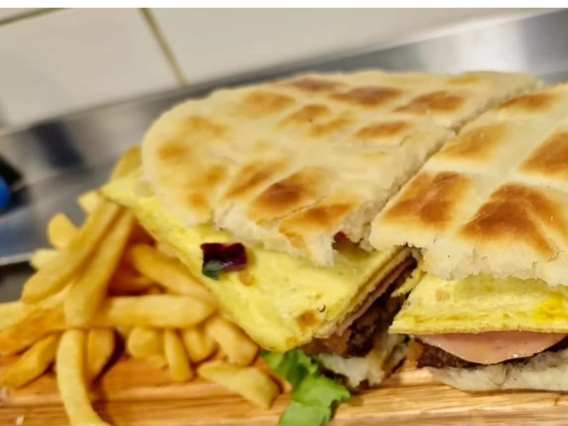 Sándwich de Milanesa Italiano con Papas