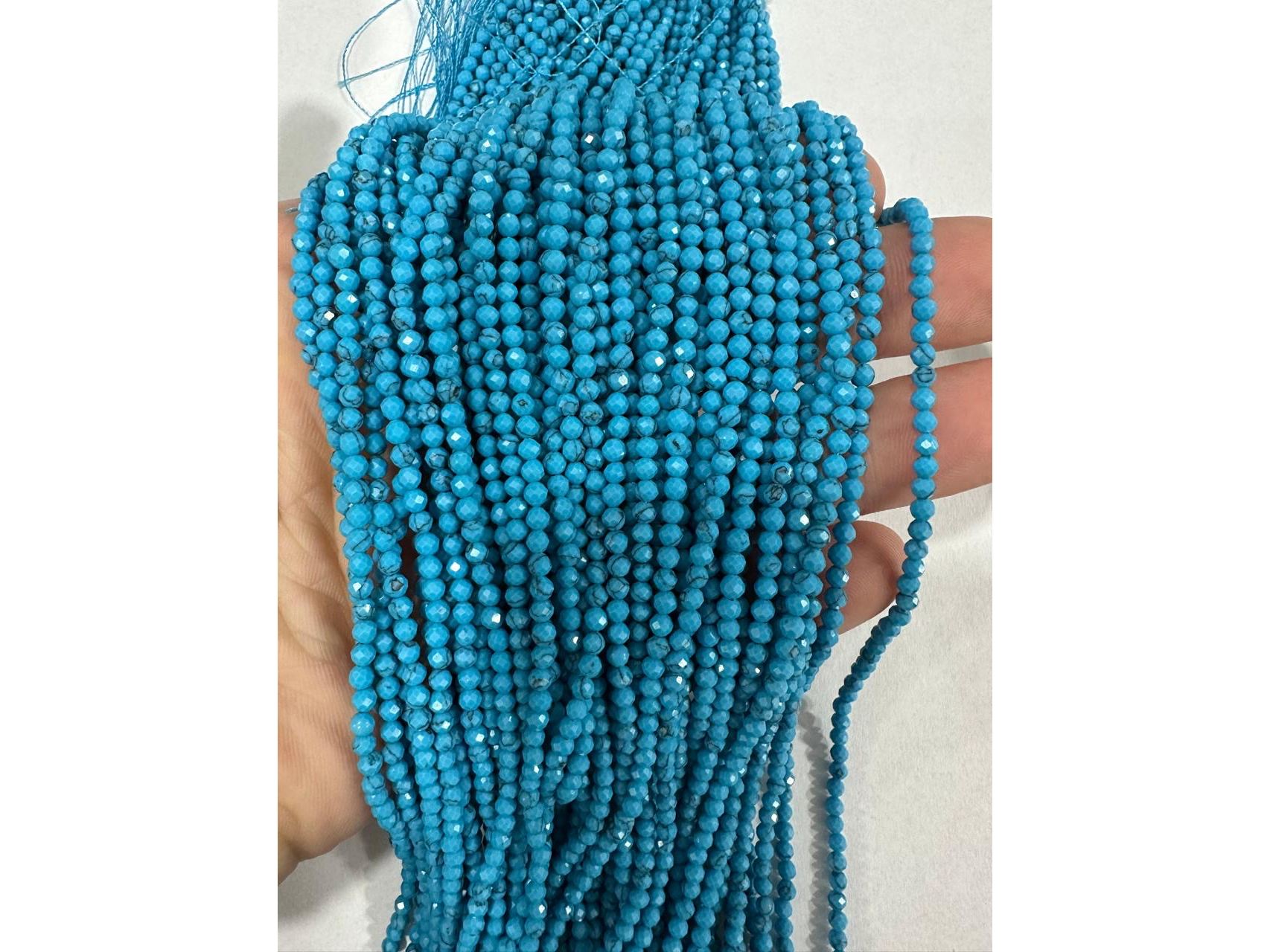 Howlite turquesa