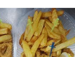 Bandeja de papas fritas