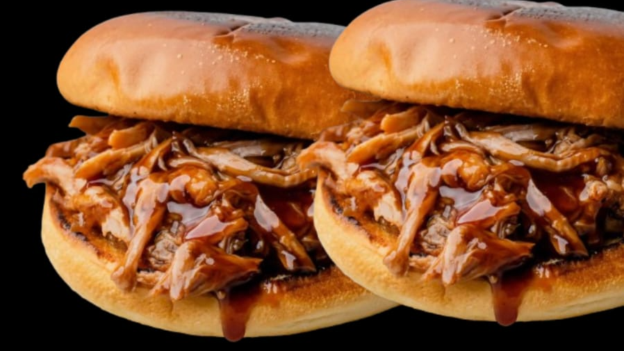 SÁNDWICH CARNE DESMECHADA CON TOPINS( pan de papas )