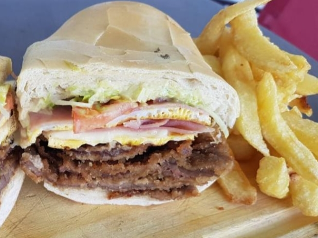 Milanesa Americana con papas