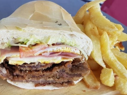 Milanesa de la casa con papas