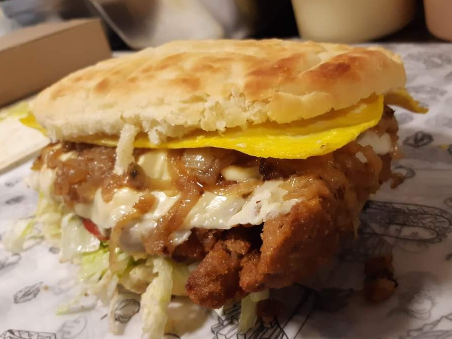 Sandwich de mila especial con papas