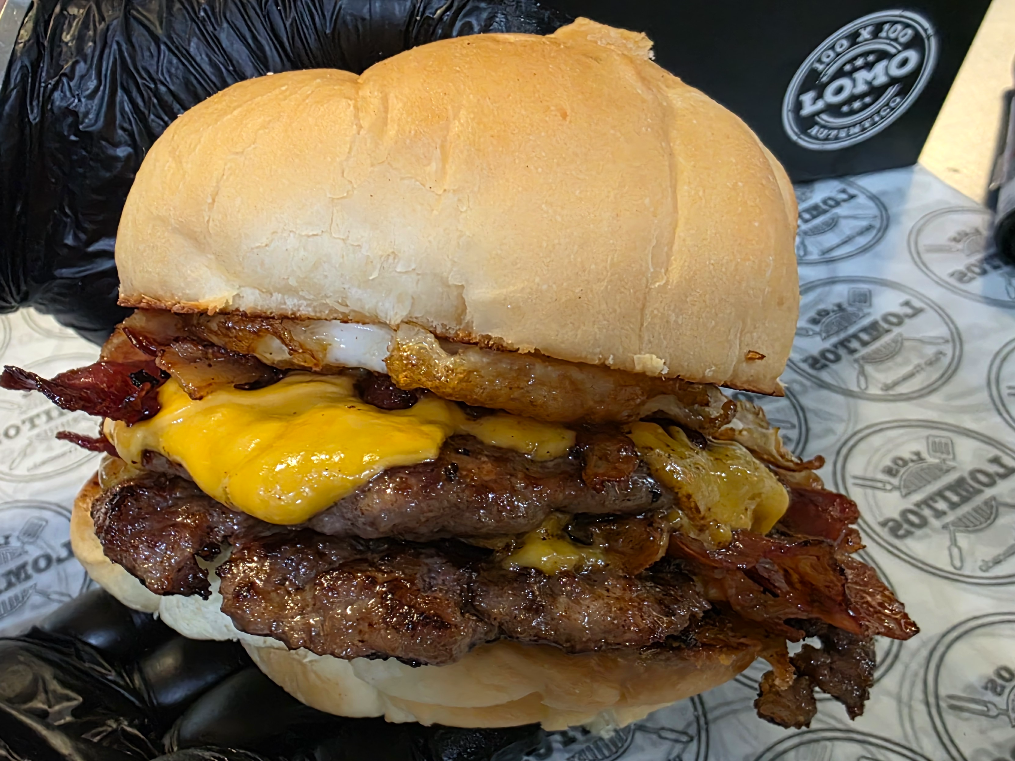 Dos Hamburguesas Dobles a Eleccion con papas