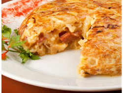 Tortilla de papas con jamón crudo