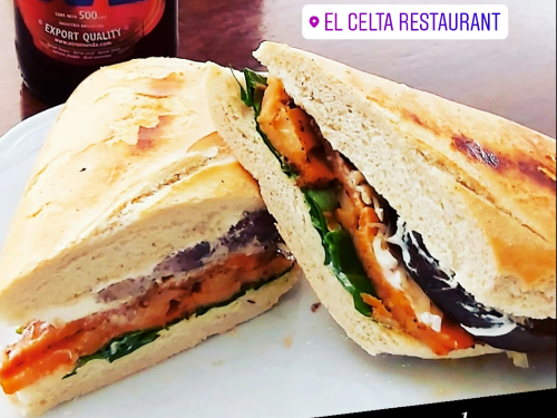 SANDWICH DE SALMON ROSADO MARINADO