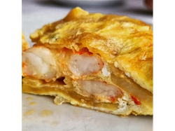 Tortilla con langostinos