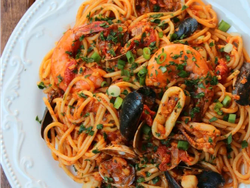 2 ESPAGUETIs EN SALSA DE MARISCOS
