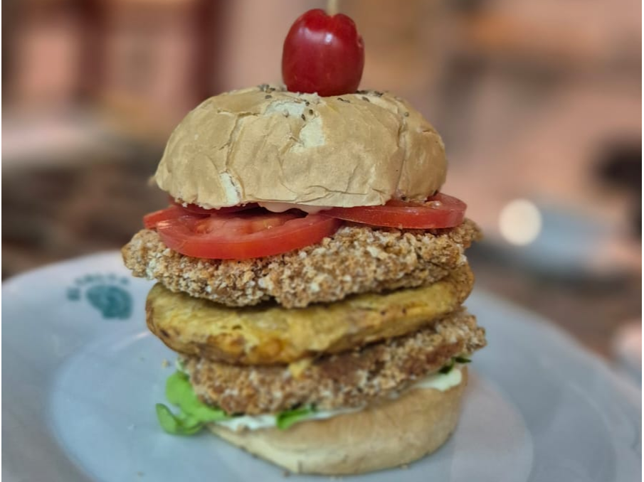 SANDWICH DE TORTILLA Y MILANESA
