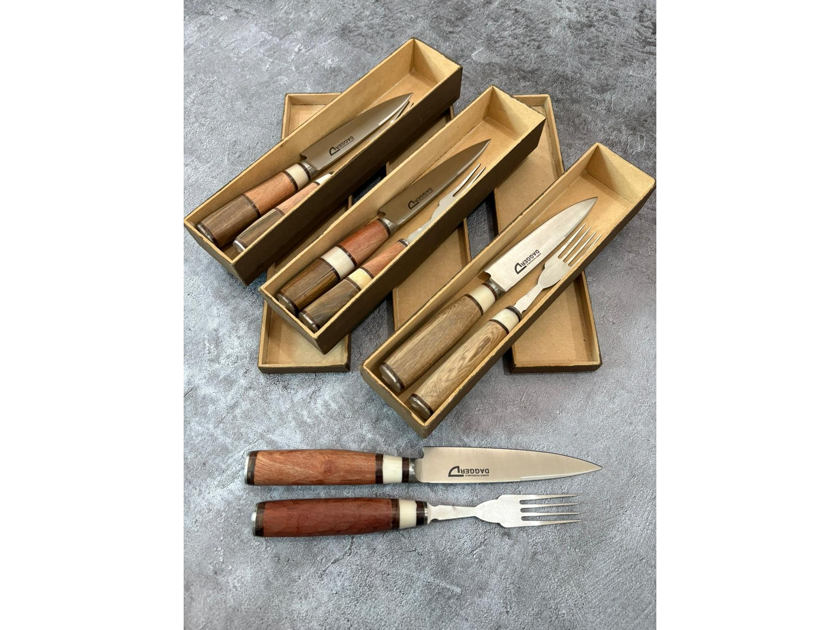 ESTUCHE CUBIERTOS DAGGER DE ACERO INOXIDABLE