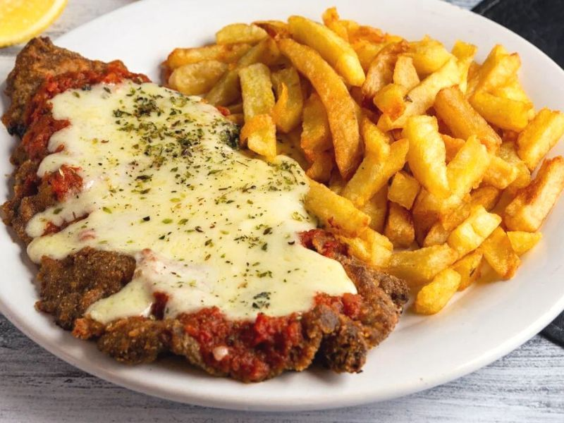 Milanesa a la napolitana gigante