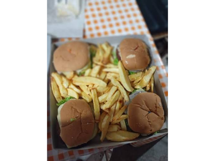4 Hambur Lodenacho + Papas