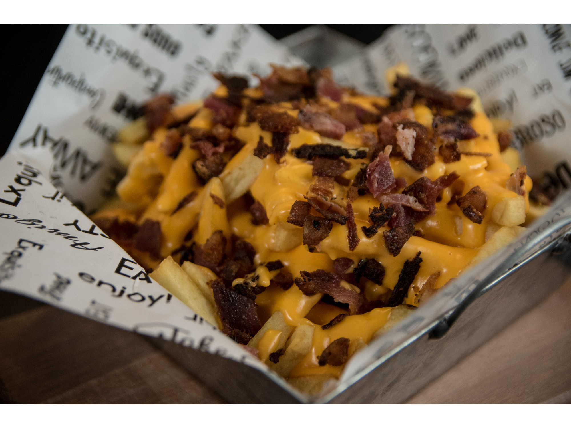 PAPAS CON CHEDDAR, BACON Y VERDEO MEDIANAS