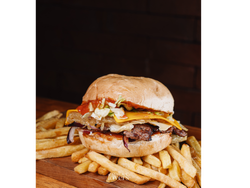 THE TILIN BURGER + PAPAS FRITAS