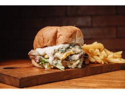 LOMO AL ROQUEFORT MINI (12CM) + PAPAS FRITAS