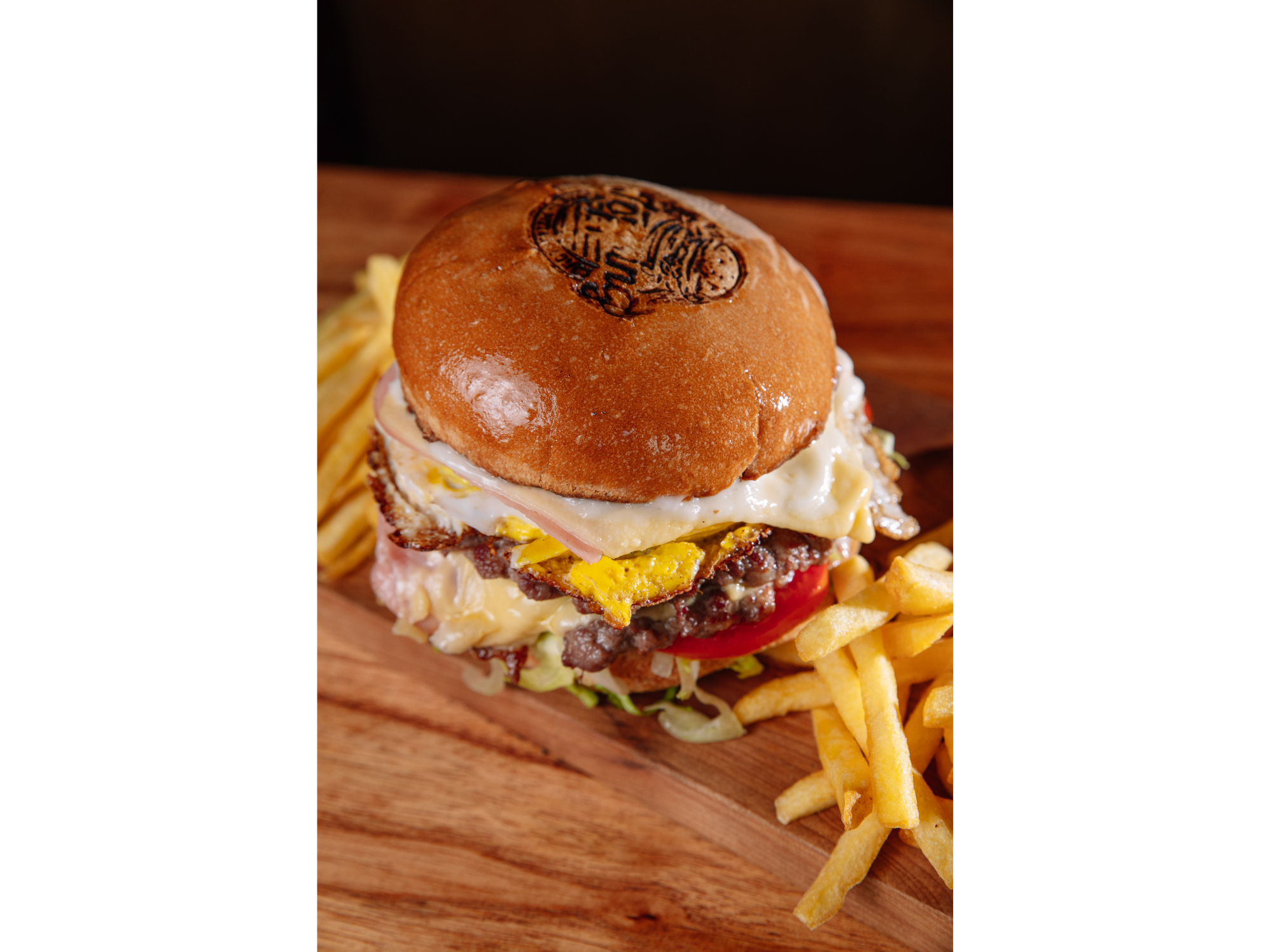 BURGER A ELECCION  + PAPAS  + BEBIDA