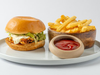 Burger Pollo Crispy + Papas + Latita de Regalo