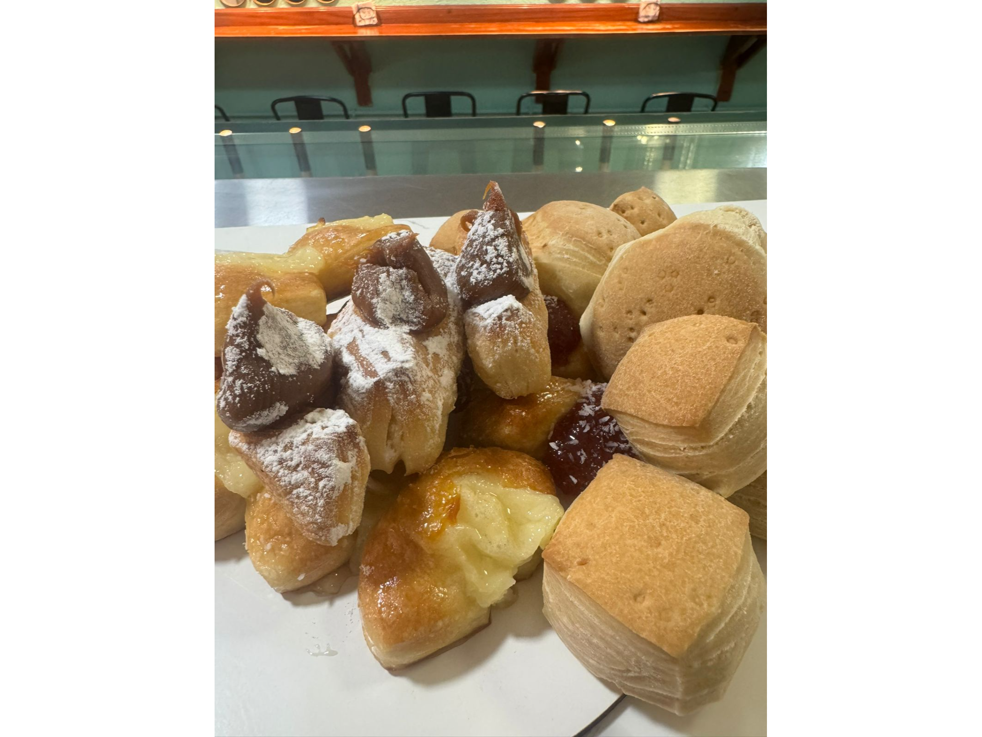 Promo criollitos y mini facturas