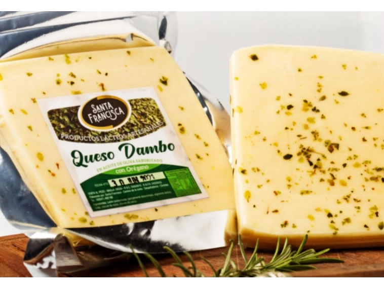 Queso Dambo con aceite de oliva saborizado con orégano x 200 aprox Santa Francisca