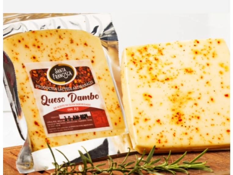 Queso Dambo con aceite de oliva saborizado con ají x 200 grs Santa Francisca