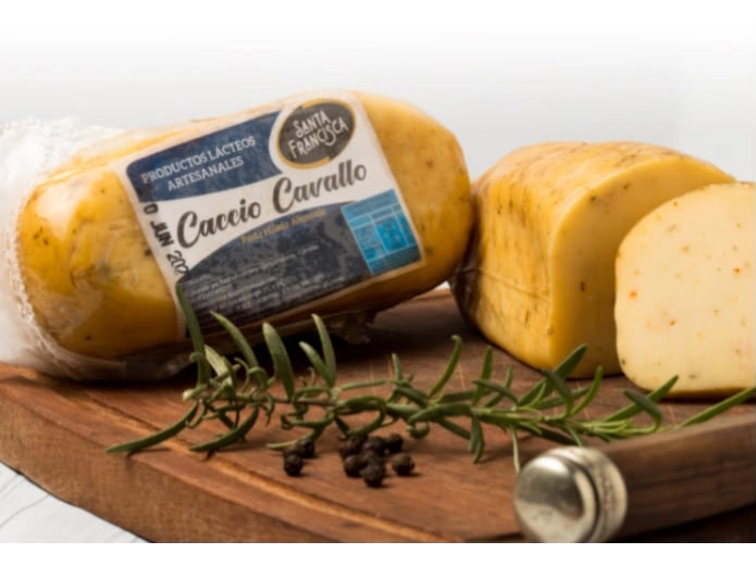 Caccio Cavallo pasta hilada ahumada x 350 grs aprox Santa Francisca