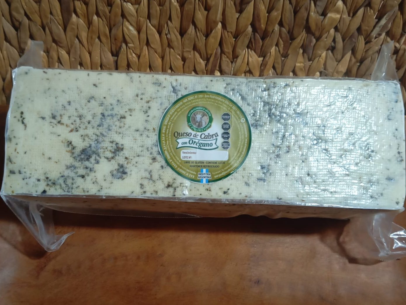 Queso barra saborizado Orégano x 4 kg aprox Rincón Caprino