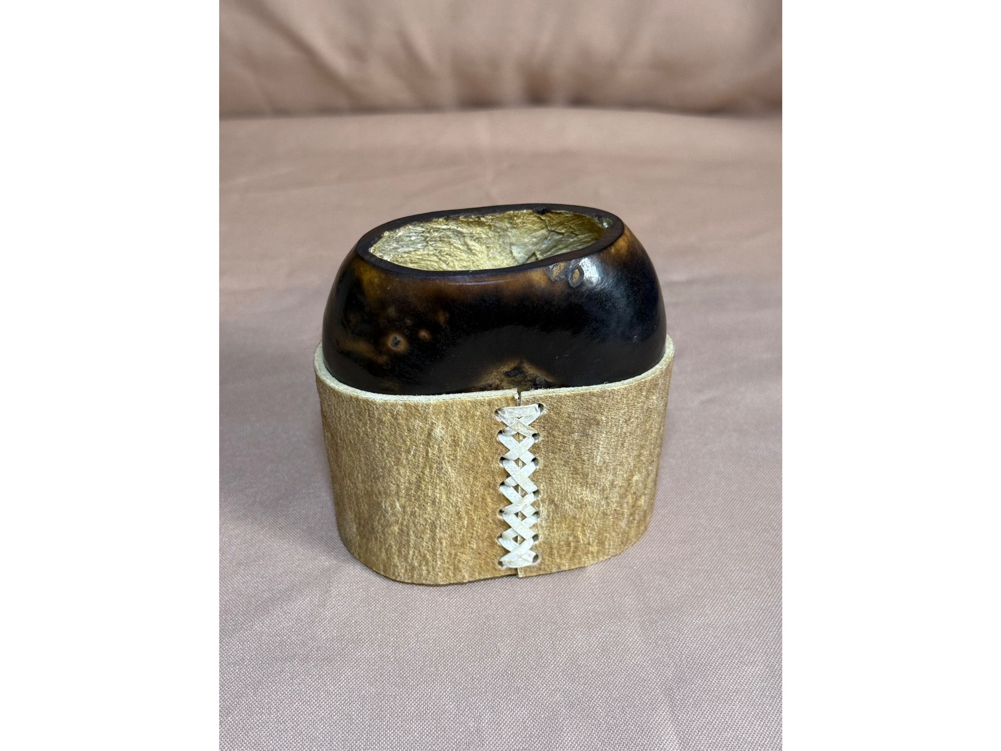 Mate galleta con base de cuero