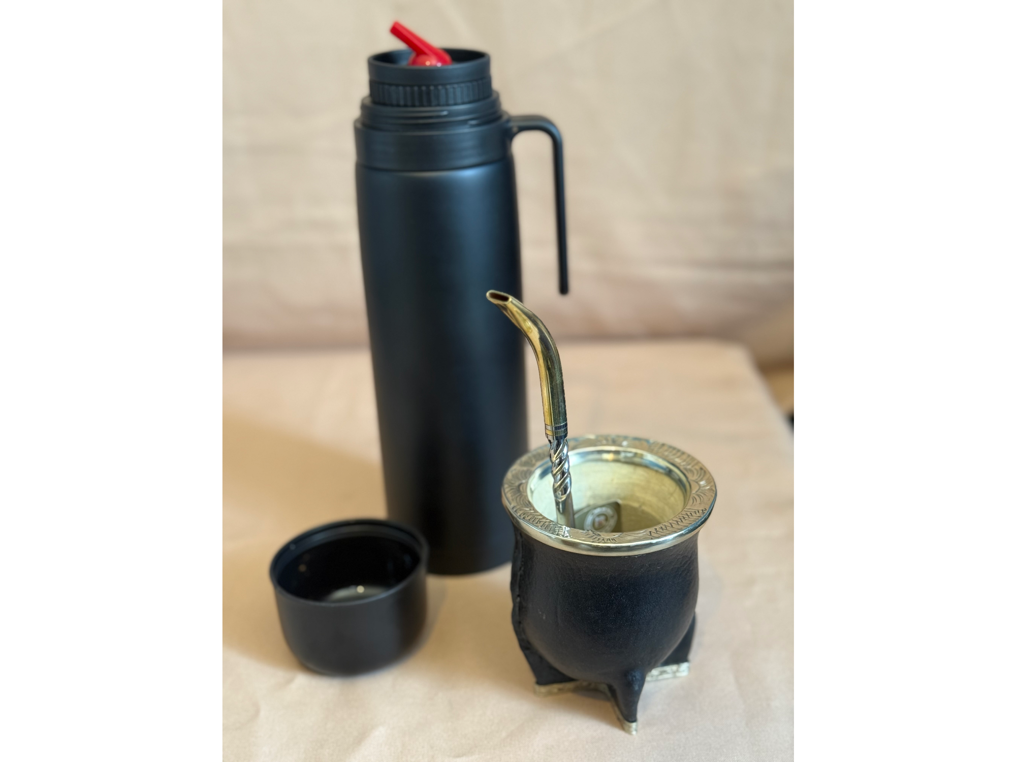 Combo 4:Mate camionero cincelado+bombilla+termo