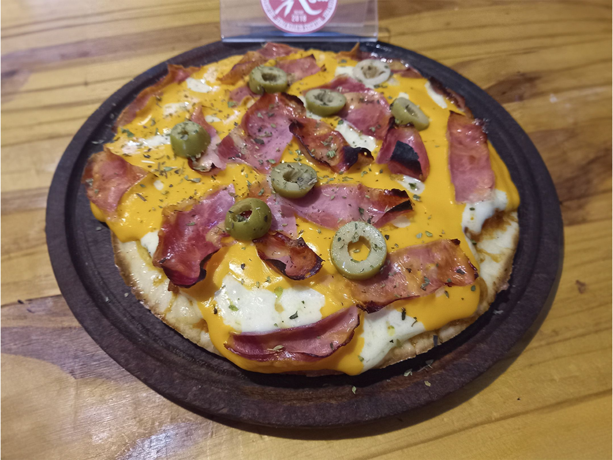 Muzzarella cheddar y panceta