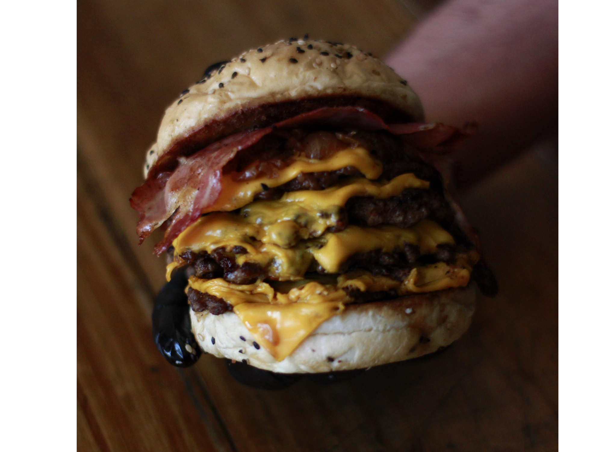 (1) UNA ANIMAL + LATA DE GASEOSA